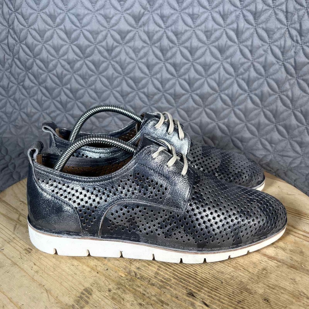 Trask Shoes Women's 10 Lena Perforated Gray Silver Oxford